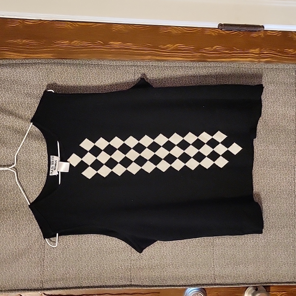 Sweater vest